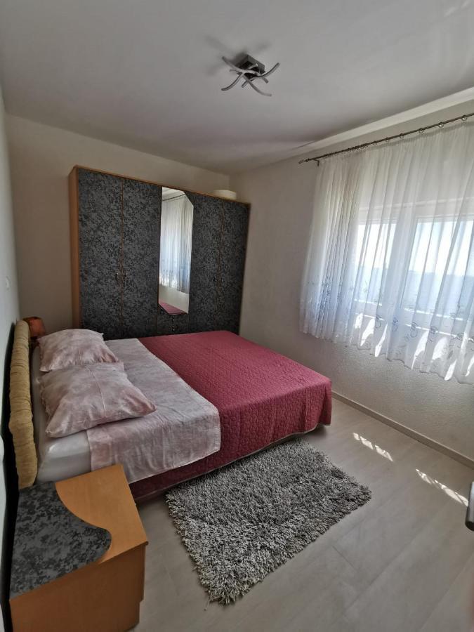 Apartment Nera Omis Luaran gambar